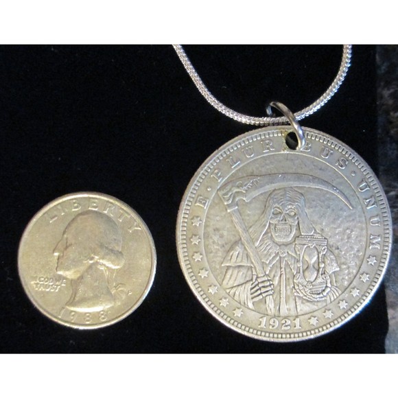 Hobo Nickel Coin US 1921 Morgan Dollar Santa Muerte Macheta Sand Clock Necklace - Picture 4 of 7